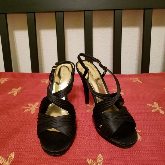 Black heels - Picture 1 of 3